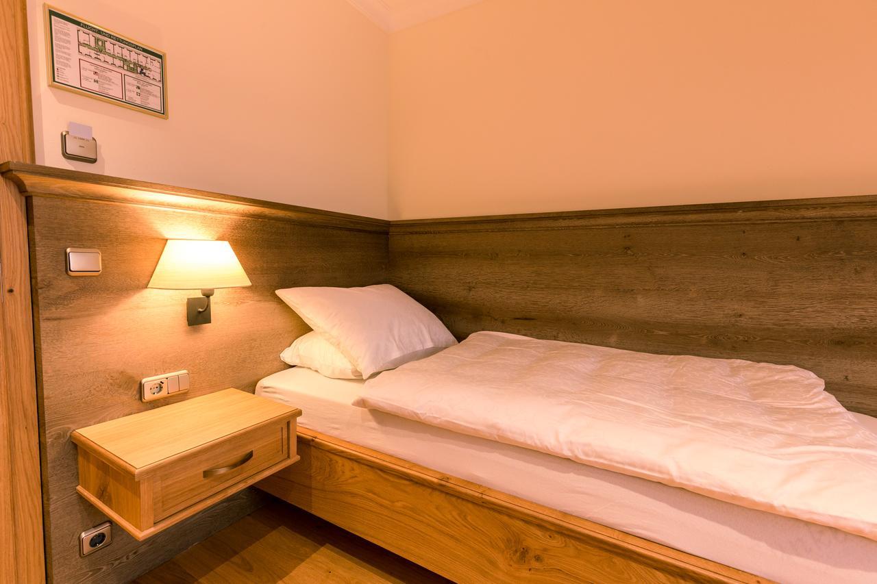 Hotel & Gaststaette Zum Erdinger Weissbraeu ميونيخ المظهر الخارجي الصورة